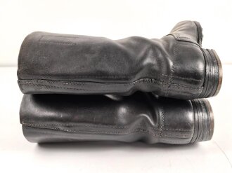 Paar Stiefel für Mannschaften der Wehrmacht, Kammerstempelung innen im Schaft, ungereinigtes Paar, Sohlenlänge 28cm