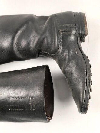 Paar Stiefel für Mannschaften der Wehrmacht, Kammerstempelung innen im Schaft, ungereinigtes Paar, Sohlenlänge 28cm