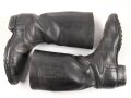 Paar Stiefel für Mannschaften der Wehrmacht, Kammerstempelung innen im Schaft, ungereinigtes Paar, Sohlenlänge 28cm