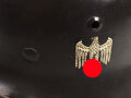 Heer, Stahlhelm Modell 1935. Vorschriftmäßig 1940 neu lackiert und das Wappen entfernt. In allen Teilen originales Stück, guter Zustand. EF66