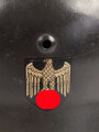 Heer, Stahlhelm Modell 1935. Vorschriftmäßig 1940 neu lackiert und das Wappen entfernt. In allen Teilen originales Stück, guter Zustand. EF66