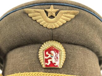 Tschechoslowakei, Schirmmütze für Angehörige der Luftwaffe aus des Zeit des kalten Krieg, guter Zustand, Kopfgrösse 55