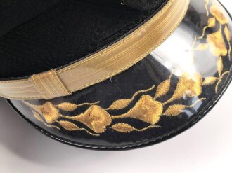 Indonesien, Schirmmütze für einen Offizier der Armee. Guter Zustand, Kopfgrösse 56