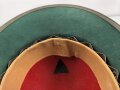 Tropenhelm für Angehörige des Heeres. 2. Modell, im Schweißleder datiert 1942. Kopfgrösse 61 !! Guter Zustand
