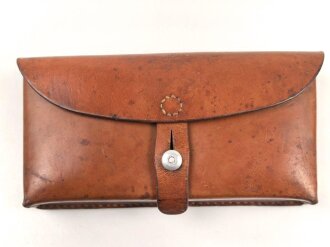 Schweiz, Koppeltasche aus Leder, datiert 1965, Breite 21cm