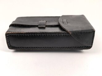 Koppeltasche aus schwarzem Leder, Maße 8,5 x 4 x16cm
