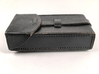 Koppeltasche aus schwarzem Leder, Maße 8,5 x 4 x16cm