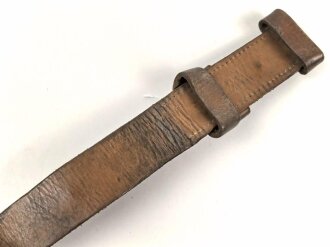 Karabinerhalteriemen für Berittene, getragenes Stück, datiert 1943