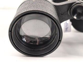 Kriegsmarine , Doppelfernrohr 8 x 60 von Carl Zeiss Jena. Glasklare Durchsicht, rechts ein Kreis, mittig ein Kreuz. Originallack, die Sonnenblenden einwandfrei ausziehbar. Schweres Stück, Gesamthöhe knapp 27cm.