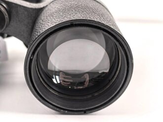 Kriegsmarine , Doppelfernrohr 8 x 60 von Carl Zeiss Jena. Glasklare Durchsicht, rechts ein Kreis, mittig ein Kreuz. Originallack, die Sonnenblenden einwandfrei ausziehbar. Schweres Stück, Gesamthöhe knapp 27cm.