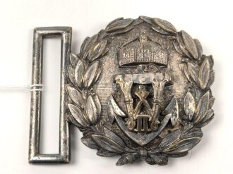 Kaiserliche Marine, silbernes Schloss für die Feldbinde 1. Modell ab 1888. Höhe 50mm, das "W" für Wilhelm ab 1902 ergänzt.