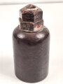 Behälter für Waffenentgiftungsmittel Wehrmacht. Guter Zustand, aus rotbraun melierter Preßmasse,  Höhe 20cm