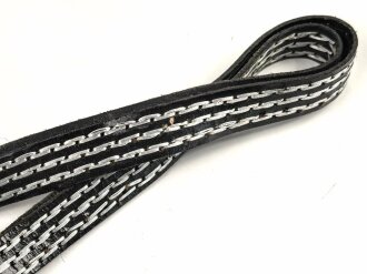Portepee für den SS Führersäbel der Verfügungstruppe. Schwarzes Lederband mit silbernen Durchzügen, gedunkelt, sonst gut