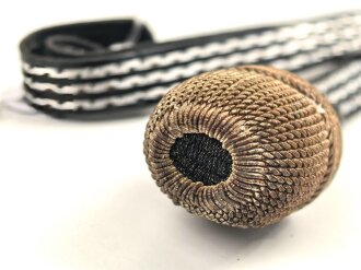 Portepee für den SS Führersäbel der Verfügungstruppe. Schwarzes Lederband mit silbernen Durchzügen, gedunkelt, sonst gut