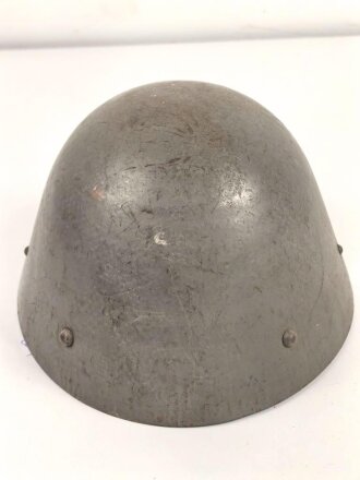 Tschechoslowakei , Stahlhelm Wz32 in gutem Zustand , eher unübliche Lackierung
