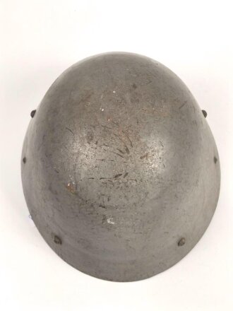 Tschechoslowakei , Stahlhelm Wz32 in gutem Zustand , eher unübliche Lackierung