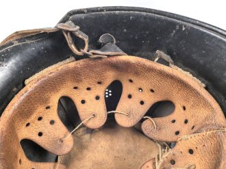 Feuerwehr III.Reich, Stahlhelm Originallack. Ungereinigtes Stück, die Embleme entfernt