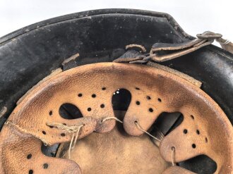 Feuerwehr III.Reich, Stahlhelm Originallack. Ungereinigtes Stück, die Embleme entfernt