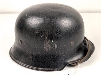 Feuerwehr III.Reich, Stahlhelm Originallack. Ungereinigtes Stück, die Embleme entfernt