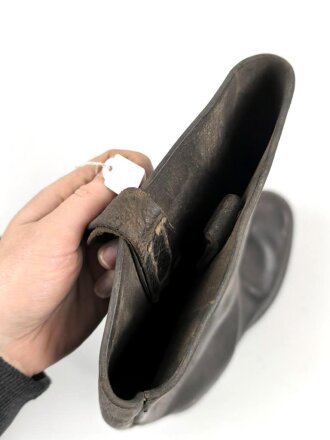 Paar schwere Stiefel für Mannschaften. Unvorschriftsmäßige Ausführung, evtl. für andere Armee ? Ingereinigt, Sohlnelänge 31cm