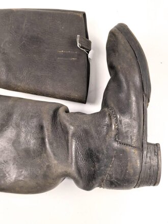 Paar schwere Stiefel für Mannschaften. Unvorschriftsmäßige Ausführung, evtl. für andere Armee ? Ingereinigt, Sohlnelänge 31cm