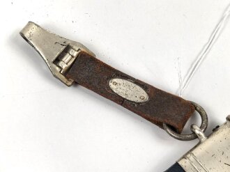 Fliegerdolch für Angehörige des Deutschen Luftsport Verband DLV. Die Klinge von Hörster Solingen. Die Belederung Original, die Hakenkreuze vollständig emailliert.