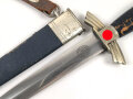 Fliegerdolch für Angehörige des Deutschen Luftsport Verband DLV. Die Klinge von Hörster Solingen. Die Belederung Original, die Hakenkreuze vollständig emailliert.