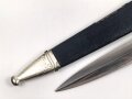 Fliegerdolch für Angehörige des Deutschen Luftsport Verband DLV. Die Klinge von Hörster Solingen. Die Belederung Original, die Hakenkreuze vollständig emailliert.