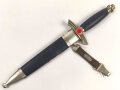 Fliegerdolch für Angehörige des Deutschen Luftsport Verband DLV. Die Klinge von Hörster Solingen. Die Belederung Original, die Hakenkreuze vollständig emailliert.