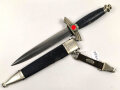 Fliegerdolch für Angehörige des Deutschen Luftsport Verband DLV. Die Klinge von Hörster Solingen. Die Belederung Original, die Hakenkreuze vollständig emailliert.