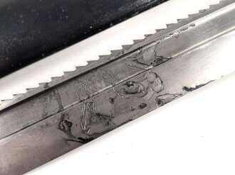 Deutsches Rotes Kreuz III.Reich, Hauer für Mannschaften. Die Klinge zum Teil narbig, Scheide überlackiert, sonst gut