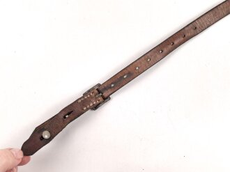 Kinnriemen für einen Stahlhelm der Wehrmacht. Für Modell 1940 und 1942. Guter Zustand, datiert 1943