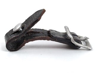 Kurzes Stück für einen Kinnriemen zum Stahlhelm der Wehrmacht. Für Modell 1935