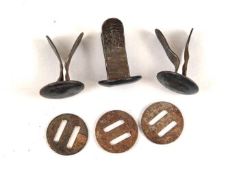 Satz Nieten für Stahlhelm der Wehrmacht, gebraucht, neuzeitlich lackiert