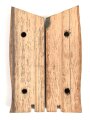Paar Griffschalen aus Holz für ein Bajonett, Höhe 68,3 - 76mm. Original ?