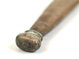 Unterer Scheidenbeschlag für eine Blankwaffe. Höhe 121,5mm, Breite oben innen gemessen 20,5mm