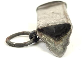 Oberer Scheidenbeschlag für eine Blankwaffe. Höhe 63,3mm, Breite oben,   innen gemessen etwa 21mm