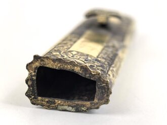 Oberer Scheidenbeschlag für eine Blankwaffe. Höhe 88,3mm, Breite oben,   innen gemessen etwa 19mm