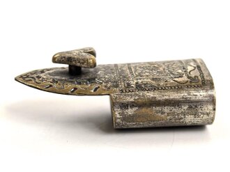 Oberer Scheidenbeschlag für eine Blankwaffe....