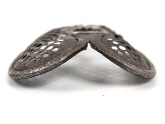 Teil eines Gefäß für eine Blankwaffe. Eisen, max Breite 86mm, Öffnung 15 x 17mm