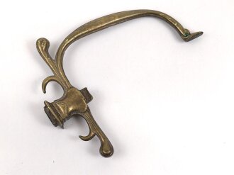 Ersatzteil für eine Blankwaffe. Messing, Gesamthöhe 143mm, unterer Absatz aussen gemessen 13 x 16mm