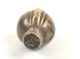 Ersatzteil für eine Blankwaffe. Messing, Gesamthöhe 46,5mm. unterer Absatz Durchmesser 11,2mm