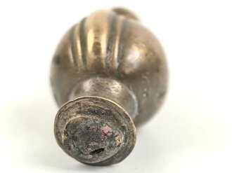Ersatzteil für eine Blankwaffe. Messing, Gesamthöhe 46,5mm. unterer Absatz Durchmesser 11,2mm
