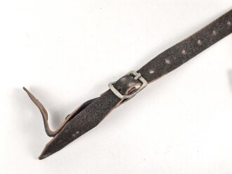 Stahlhelm Kinnriemen Wehrmacht, neuzeitliche Fertigung.