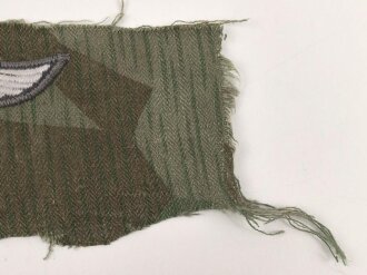 Luftwaffe Brustadler, original vernäht, ausgeschnitten aus einer Tarnfeldbluse für Angehörige der Felddivision.