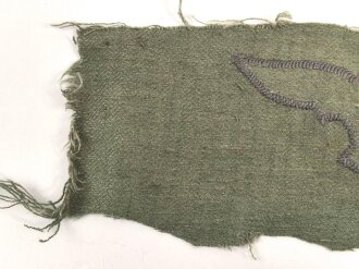 Luftwaffe Brustadler, original vernäht, ausgeschnitten aus einer Tarnfeldbluse für Angehörige der Felddivision.
