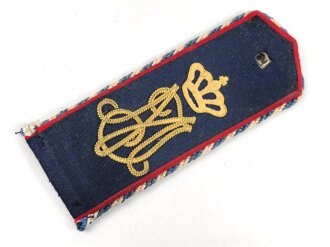 Bayern, einzelne Achselklappe für einen einjährig Freiwilligen im 1. Infanterie Regiment König. Gesamtlänge 14cm