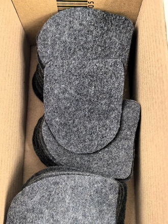 Tuchunterlage für ein Krim- oder Kubanschild Luftwaffe, aus originalem Wehrmachtstuch von Hand ausgeschnitten. Fliegerblusentuch, 1 Stück