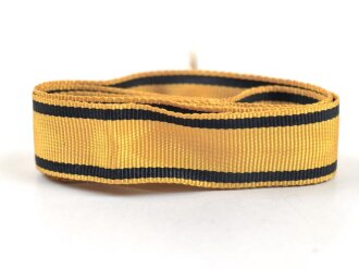 Württemberg, Bandabschnitt für die Bandspange zur Silberne Militärverdienstmedaille König Wilhelm II. 1892 - 1918, Breite  16mm. Sie erhalten 10cm von der Rolle abgeschnitten