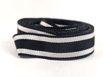 Band für das Eiserne Kreuz 2. Klasse 1914. Schmale Ausführung für die Bandspange 16 mm. Sie erhalten 10cm von der Rolle abgeschnitten